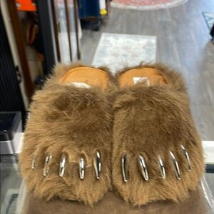 Brown Furry Claw Slippers